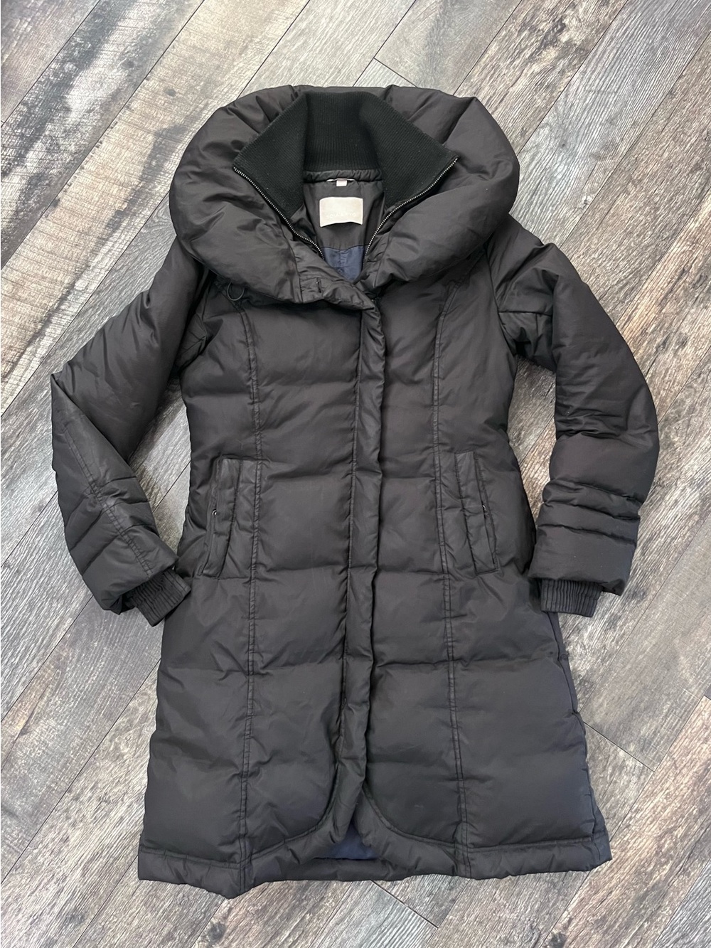 SOIA & KYO Black Mid-Length Down Puffer Coat with Pillow Collar- M